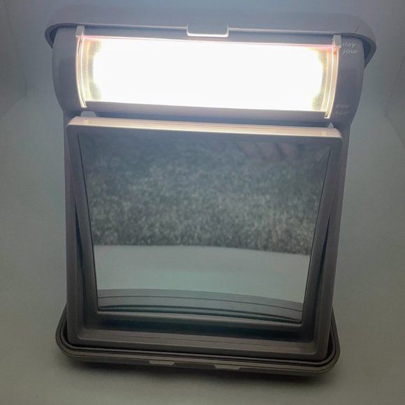 Vintage Clairol Pretty Looks Anywhere Lighted Make up Mirror - Picture 4 of 5